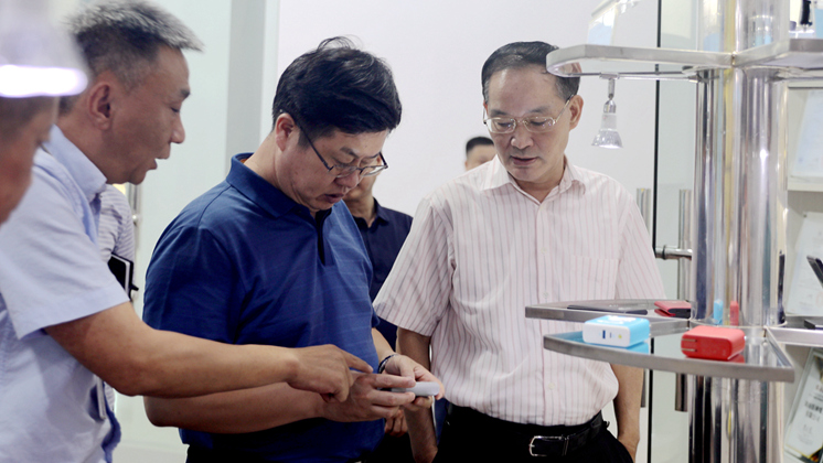 市委常委、副市長徐懷好走訪炬神電子 ：全力、熱情、周到提供服務